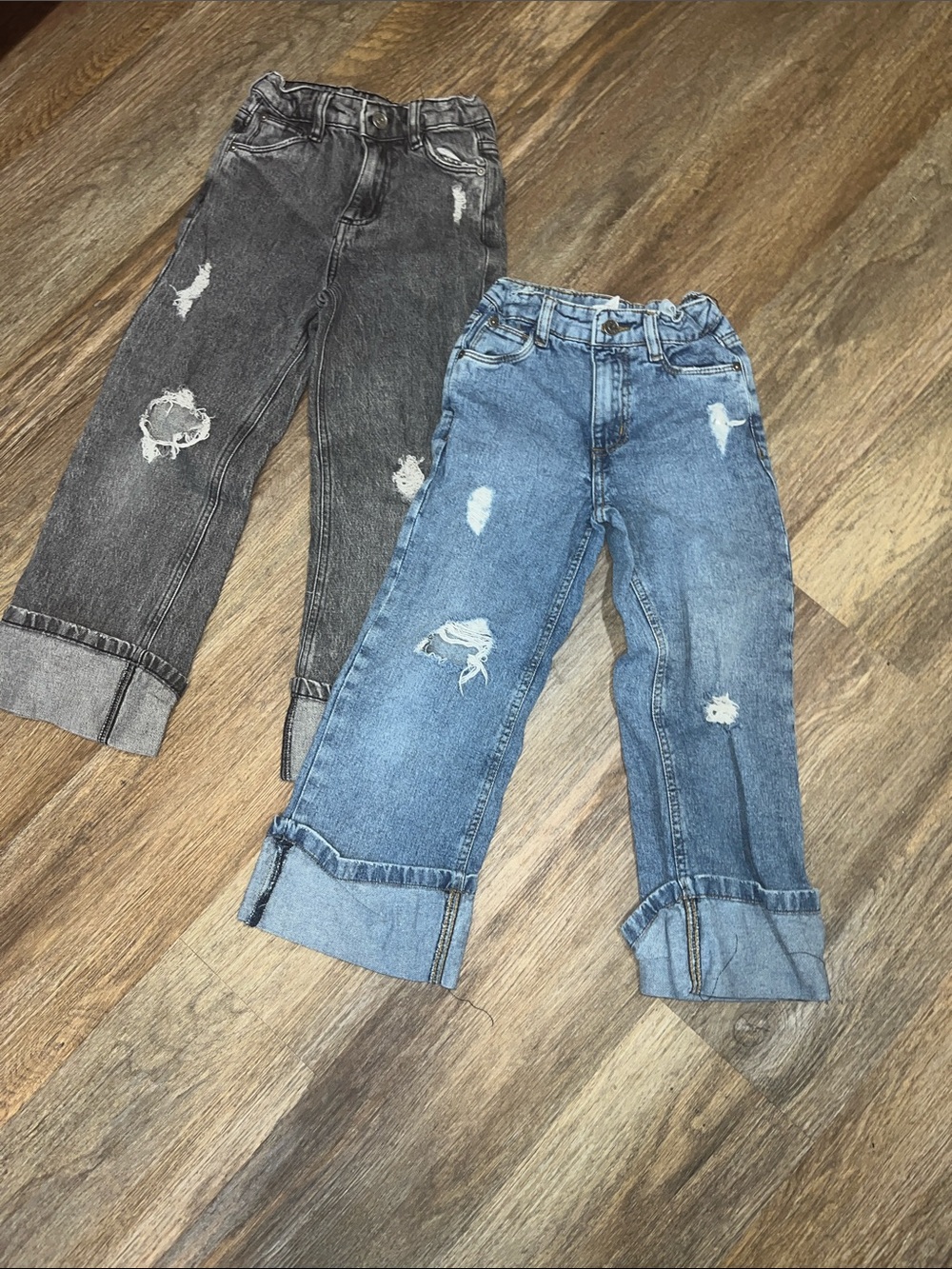 Two Steve Madden Kids Distressed Jeans in Blue and Gray size 7